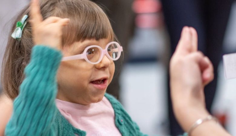 Students with Hearing Impairment: Indicators of Vision Issues